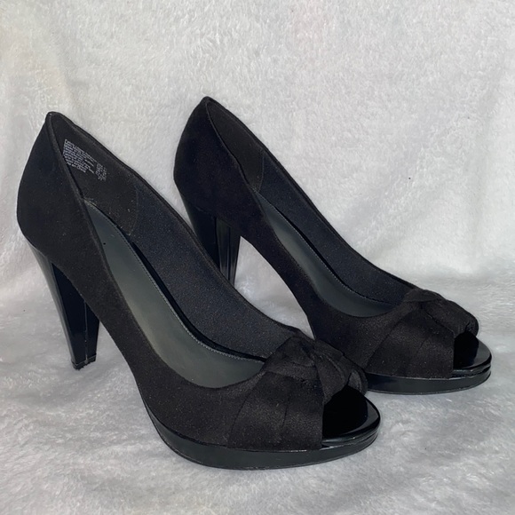 Fioni black suede peep toe heels (size 11) - Picture 1 of 8